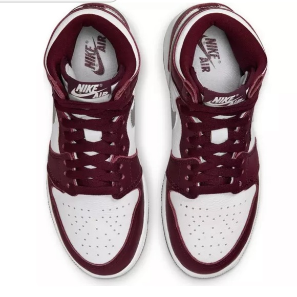 Jordan 1 Retro High OG "Bordeaux/Metallic Silver/White" - Picture 6 of 10